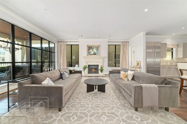 2221 Welch Street 201, Houston