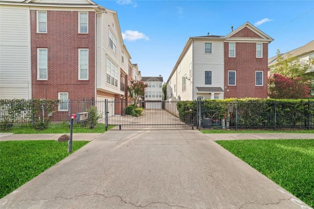 2256 La Branch Street, Houston