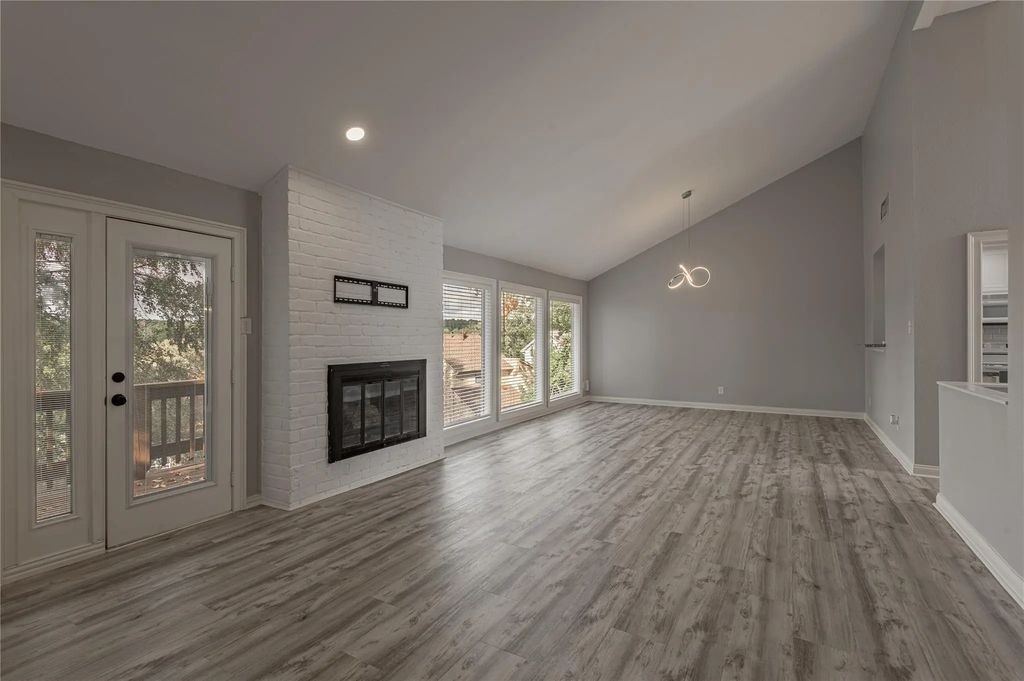 658 Cherry Hills, Huntsville