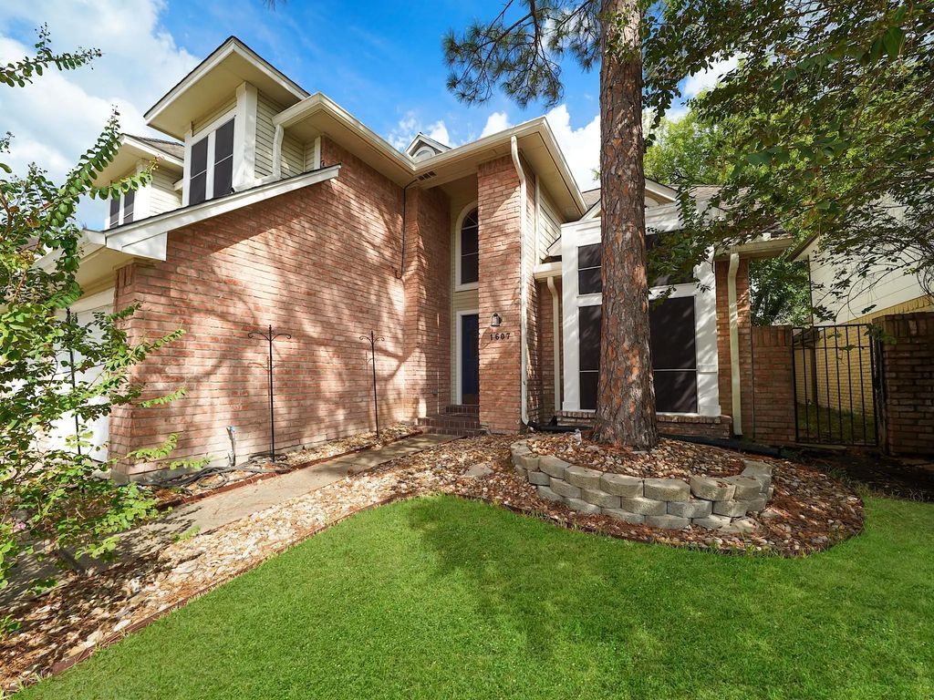 1607 Beaconshire Road, Houston
