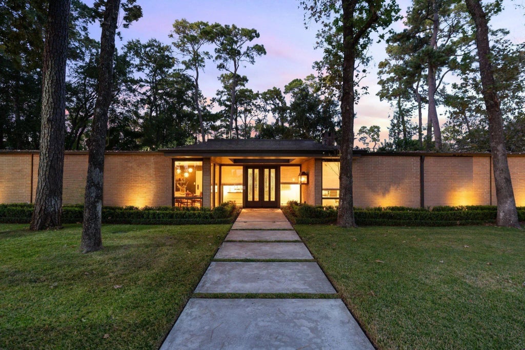 10606 Twelve Oaks Drive, Houston