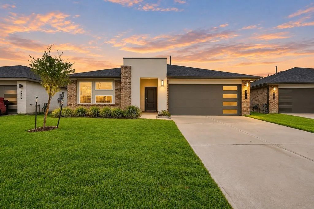 919 Tall Shire Court, Rosharon