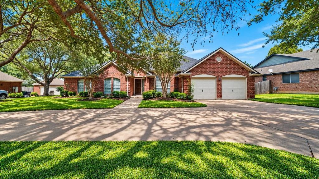 2505 Mustang Road, Brenham