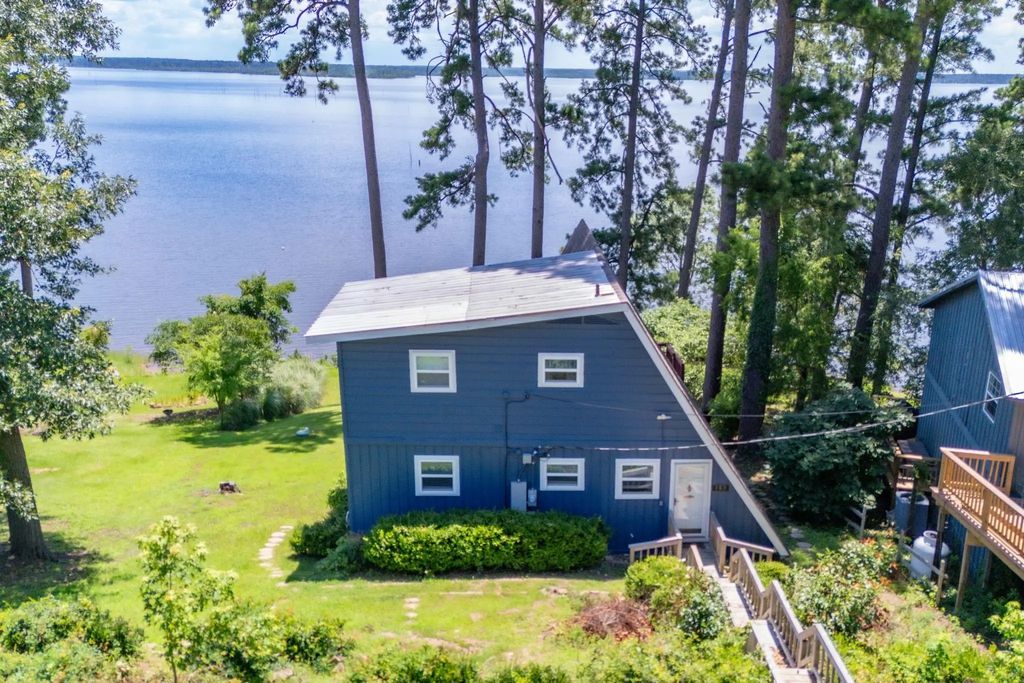 169 N County Road 4945, Etoile