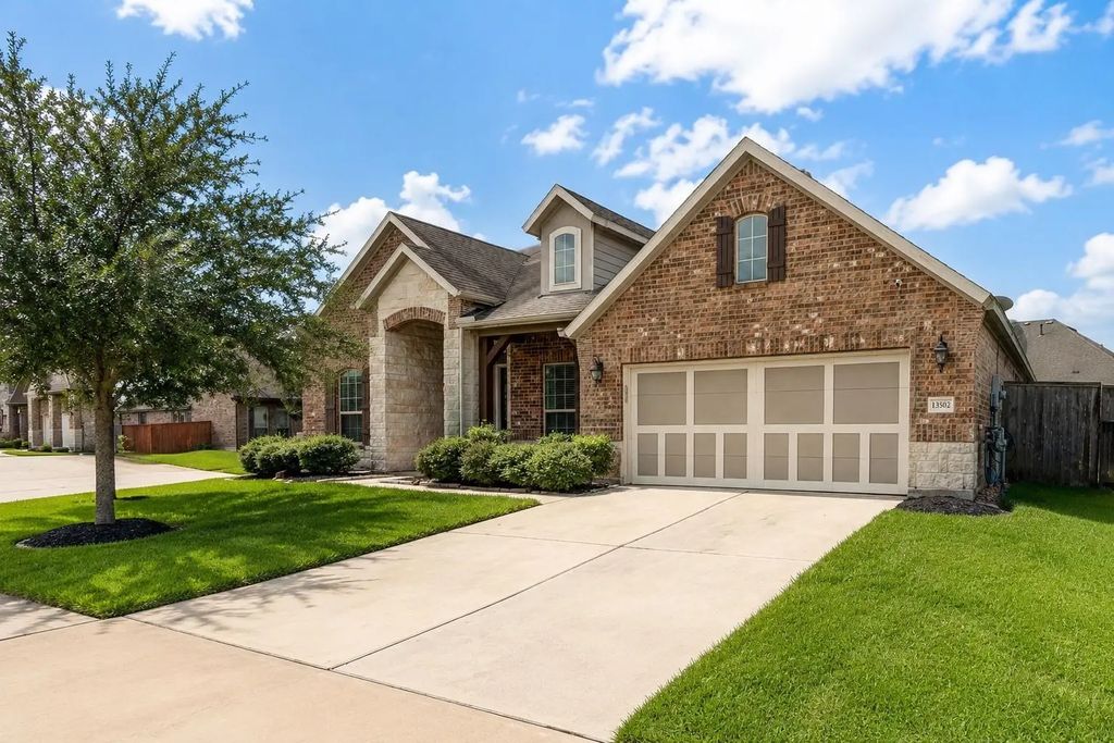 13502 Sorghum Drive, Rosharon