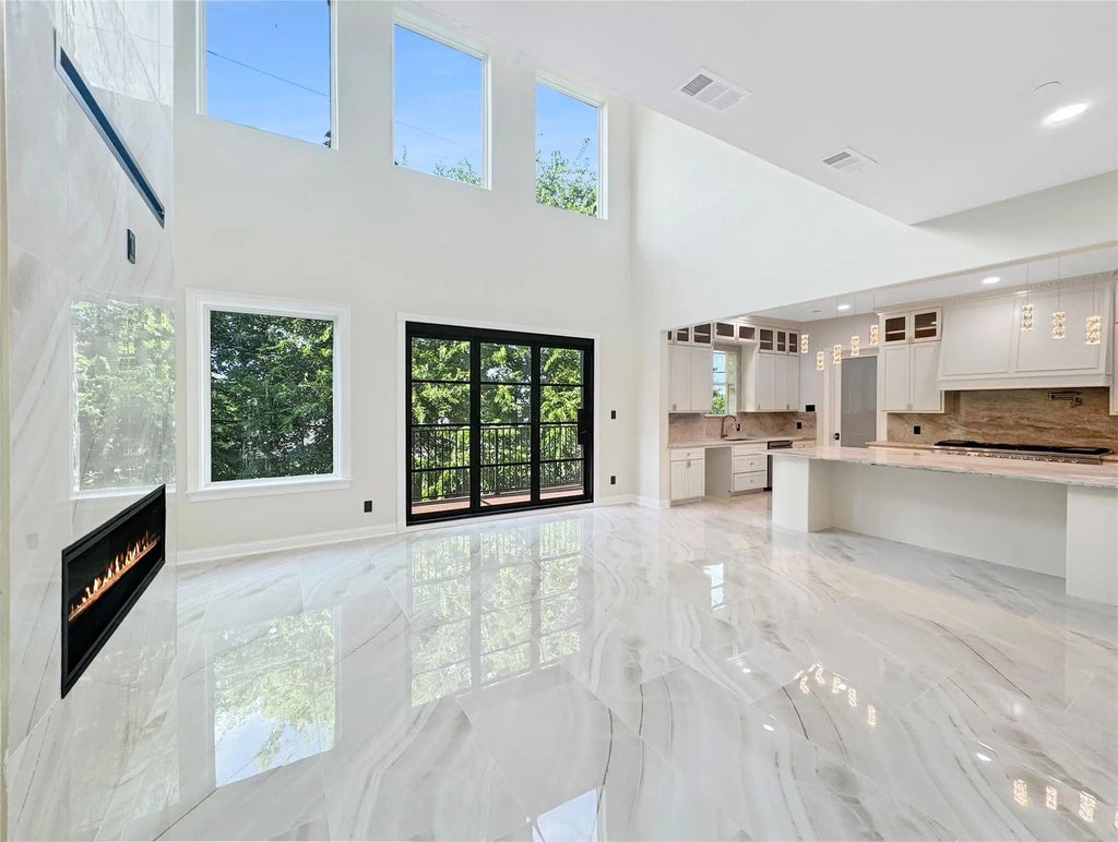 4313 Lafayette Street, Bellaire