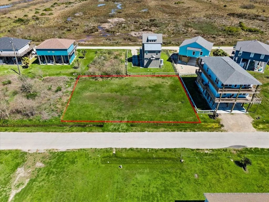 938 Melody Lane, Crystal Beach