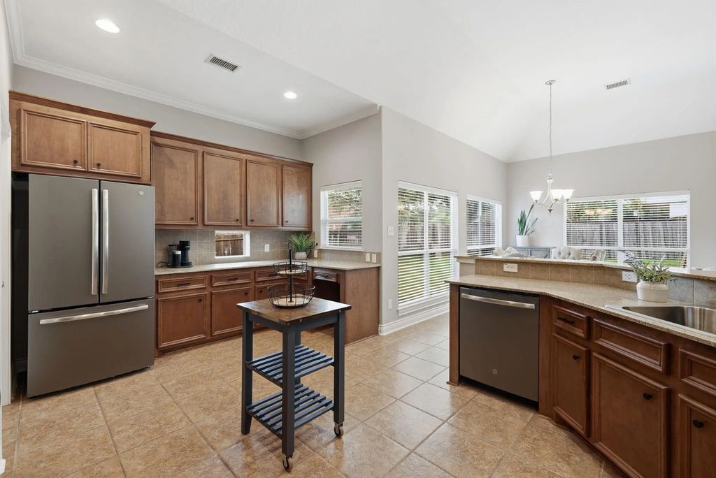 199 Kings Point Street, Conroe