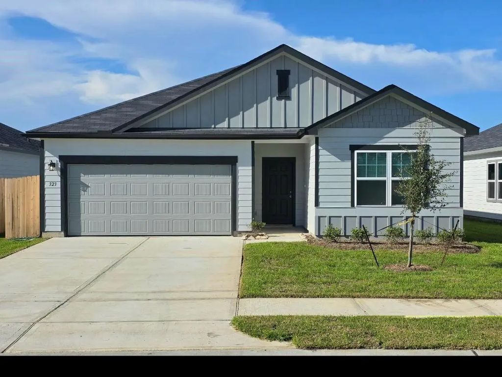 323 Stone Crossing Drive, Liberty