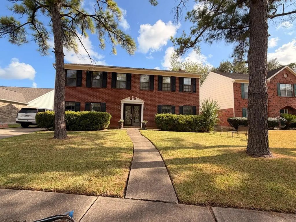 810 Forest Bay Court, Houston