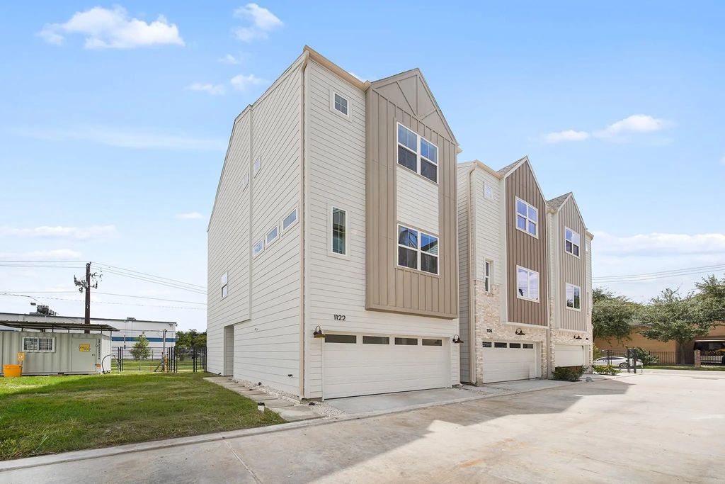 1122 Weiss Street, Houston
