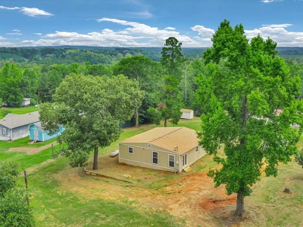 1949 County Road 2717, Alto