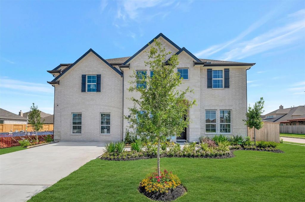 1814 N Wildflower Drive, Deer Park