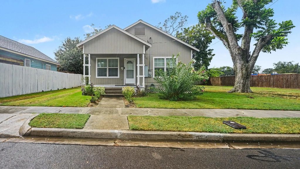 12 E Homan Street, Baytown