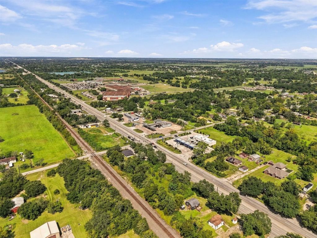 15605 Highway 6, Santa Fe