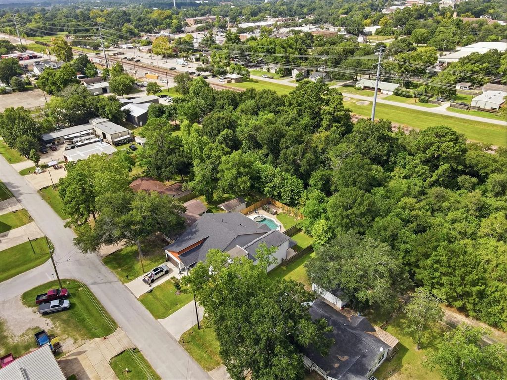 410 Peach Street, Tomball