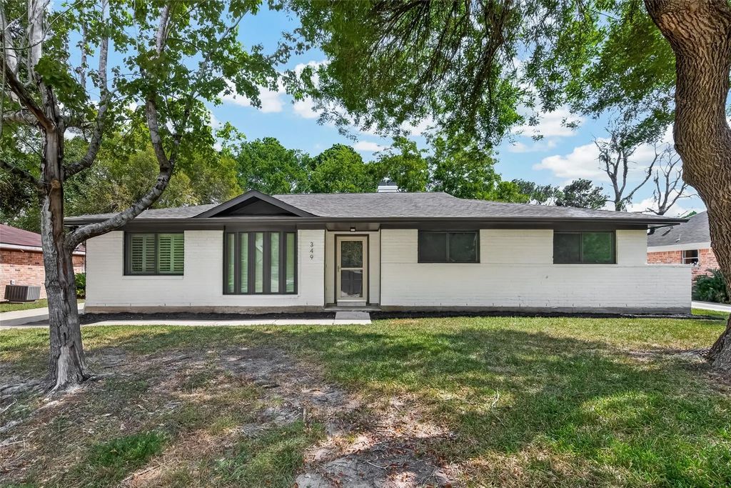 349 Dawn Hill Drive, Friendswood