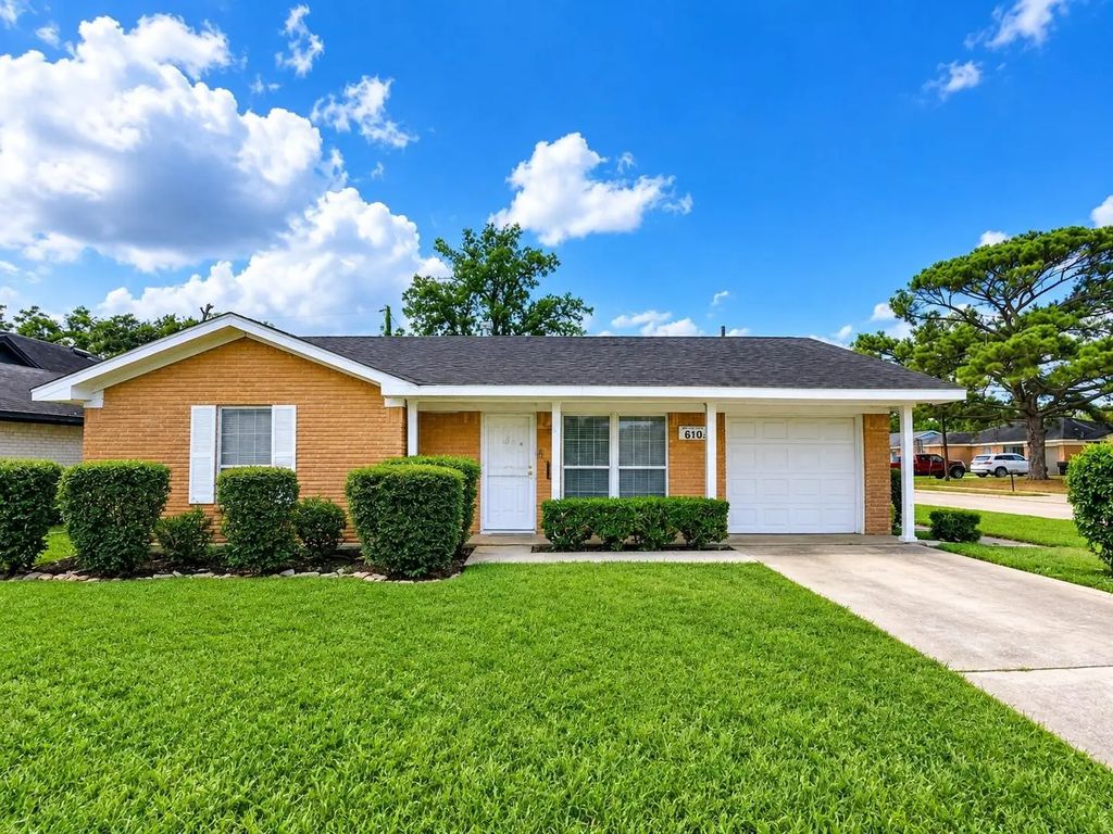6102 Rietta Street, Houston
