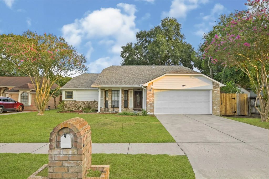 6307 Woodland Forest Drive, Houston