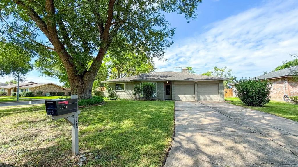6230 Knollwest Drive, Houston