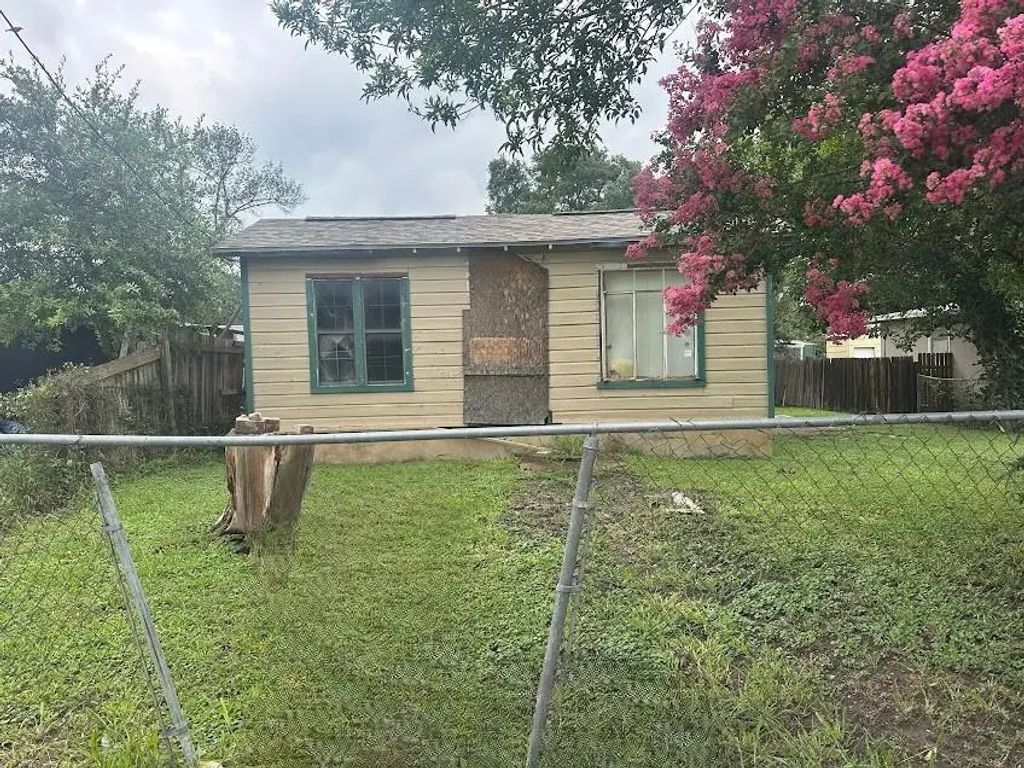 1443 Saenz, San Antonio