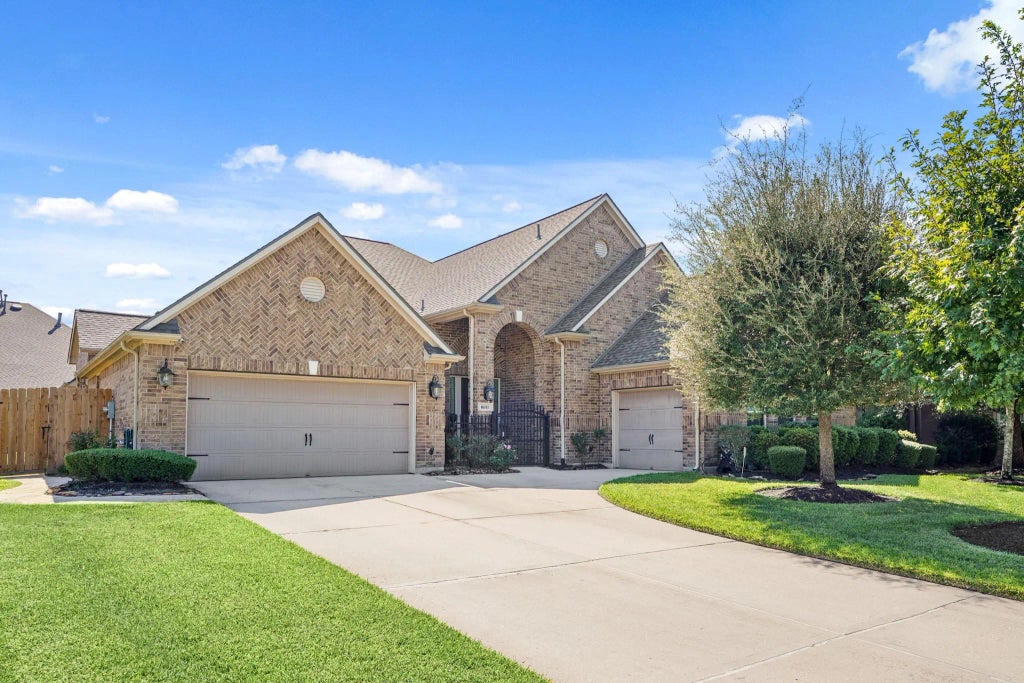 16111 Summit Mist Court, Houston