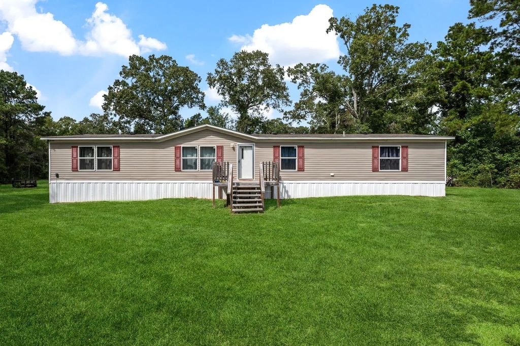 25865 Hickory Knoll Court, Cleveland