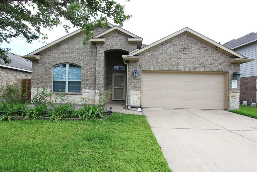 3205 Granite Gate Lane, Dickinson