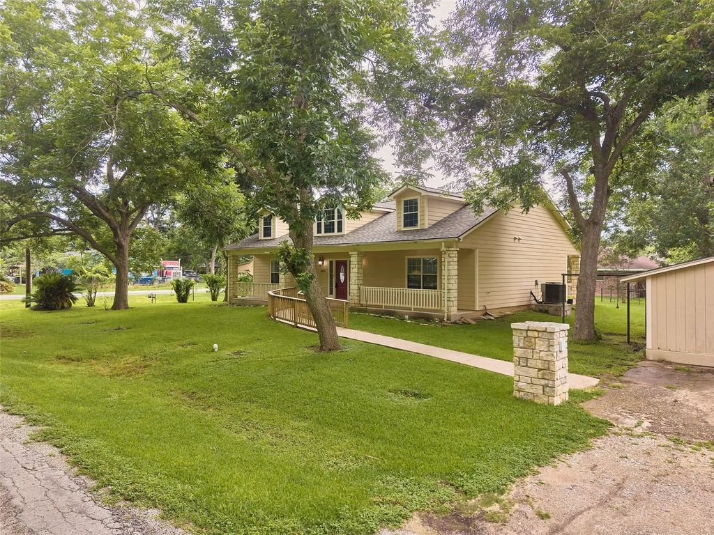 2605 N Abell Street, Wharton
