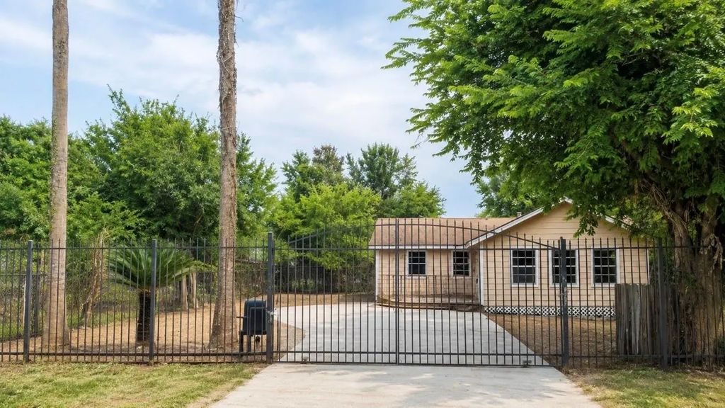 14045 Corpus Christi Street, Houston