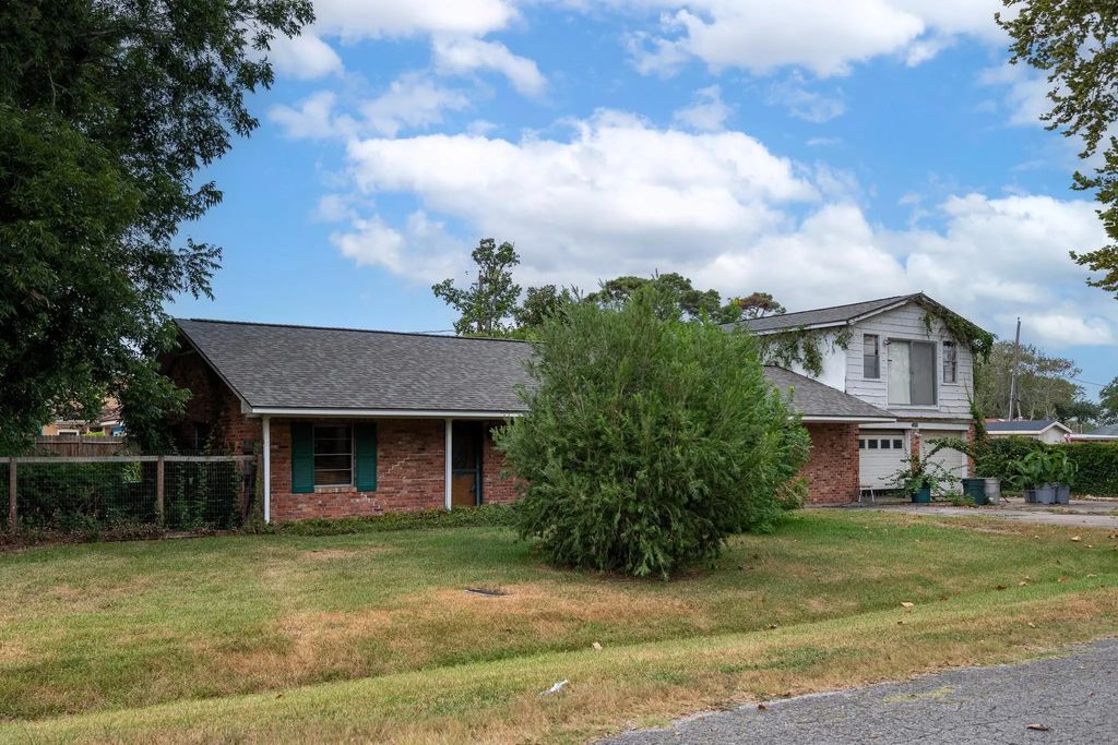 4810 Donald Street, Seabrook
