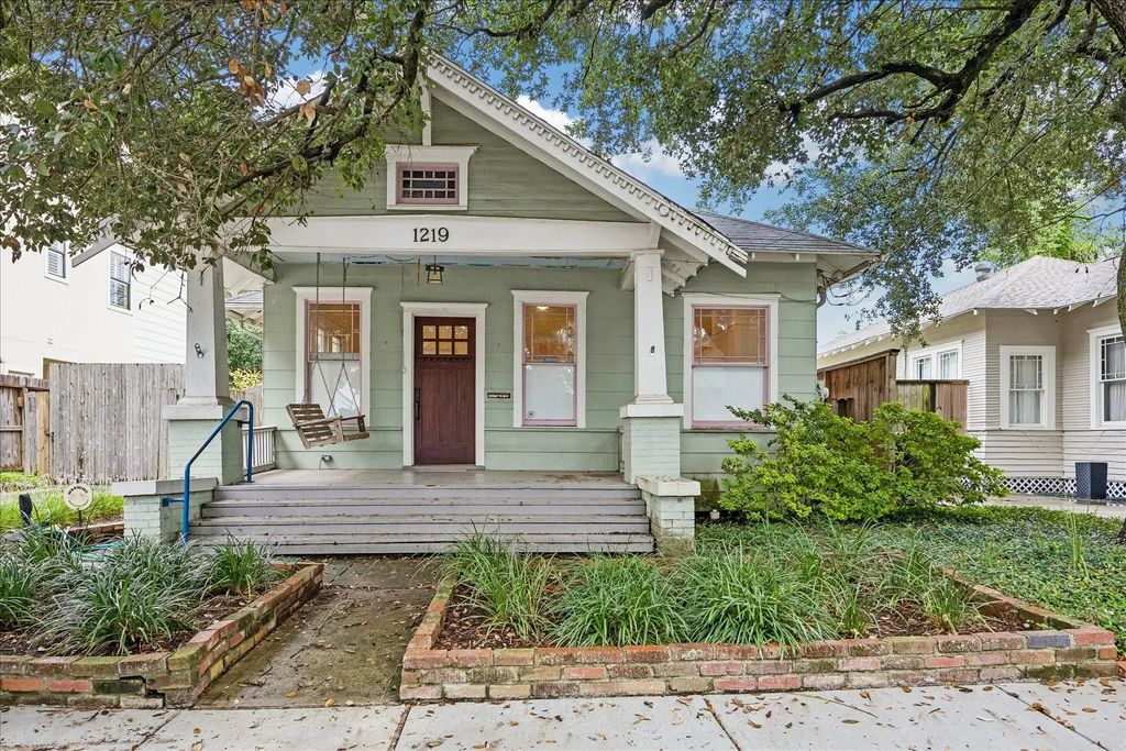 1219 W Drew Street, Houston