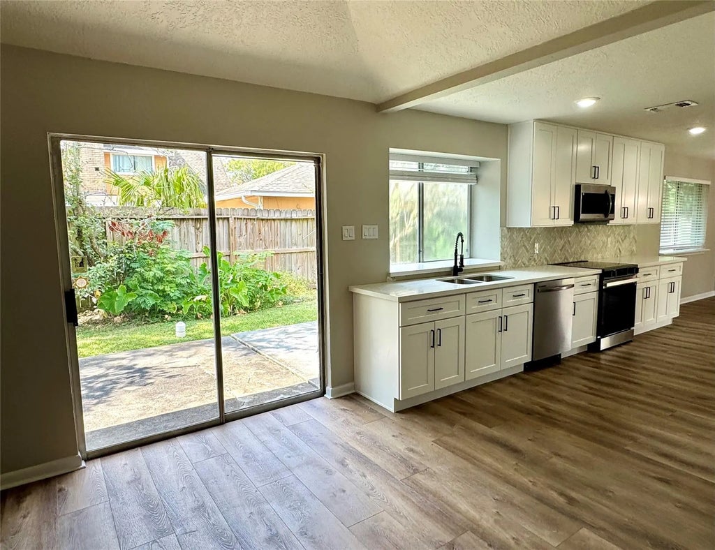 305 Heathgate Drive, Houston