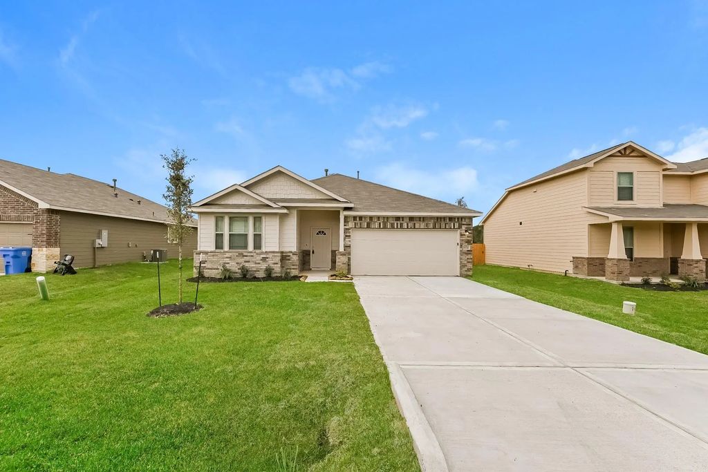 11040 Patriot Court, Cleveland