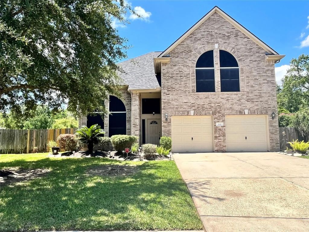 202 Almond Drive, Baytown