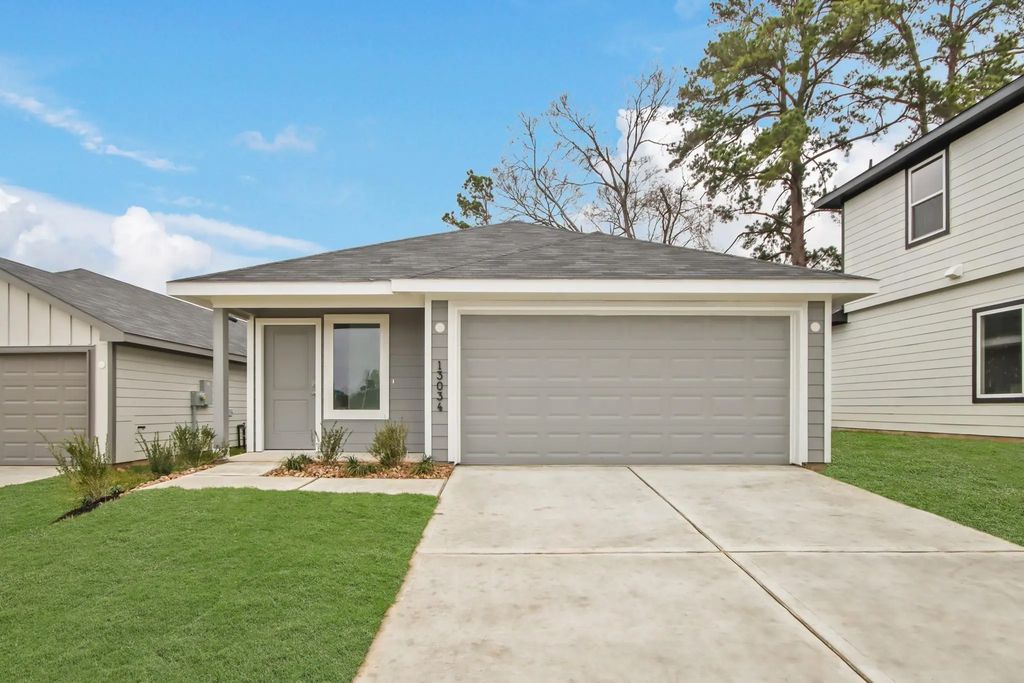 13034 Sorrento Bay Drive, Willis
