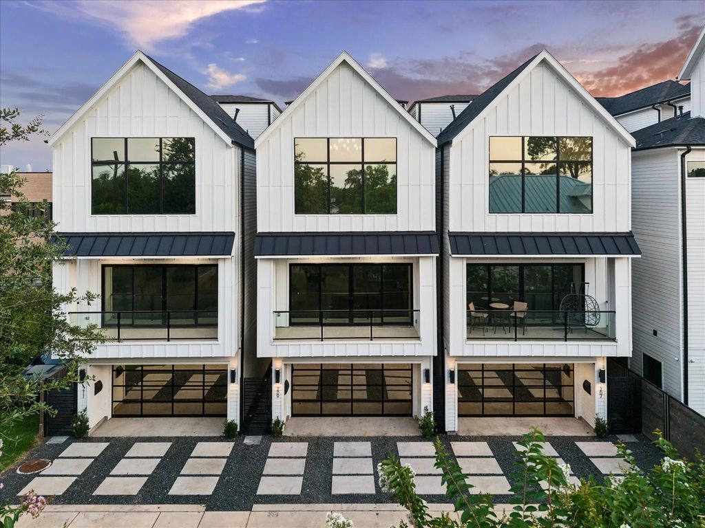 209 W 10th 1/2 Street, Houston