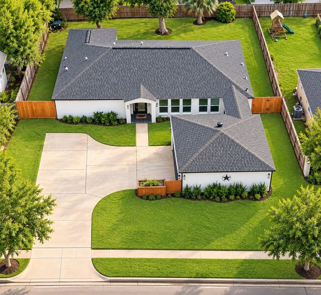 1722 Cherry Bend Drive, Houston