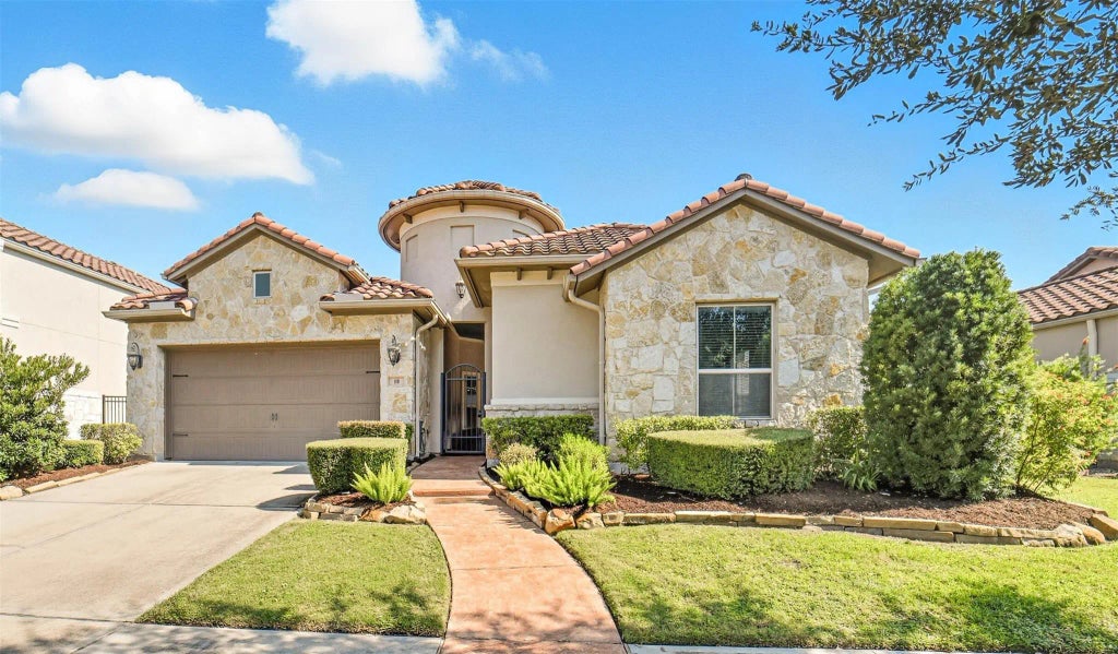 10 Silent Way Drive, Sugar Land