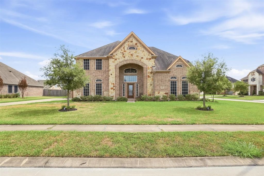 4002 Broadmoor Drive, Mont Belvieu