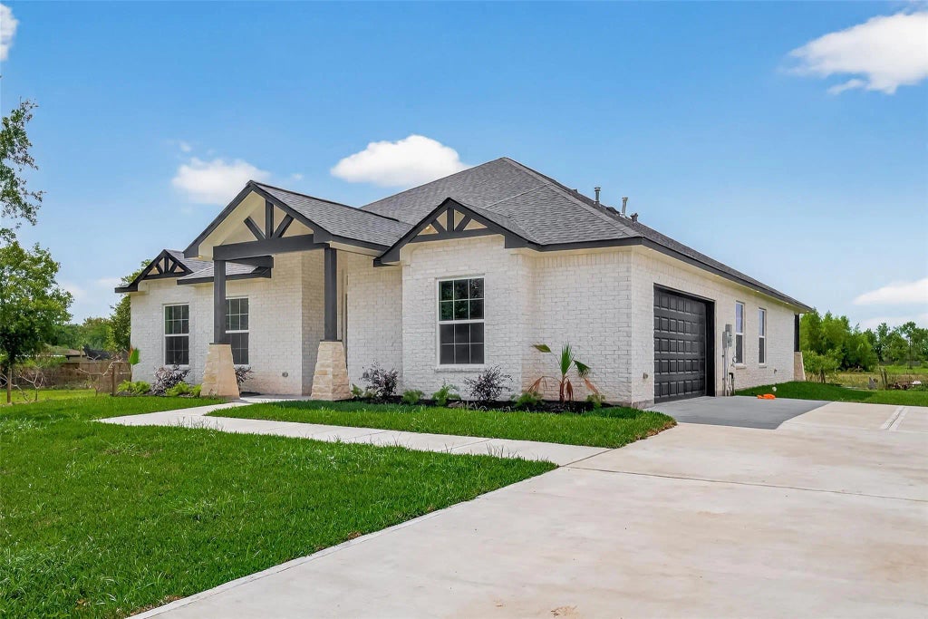 7717 Prairie Street, Hitchcock