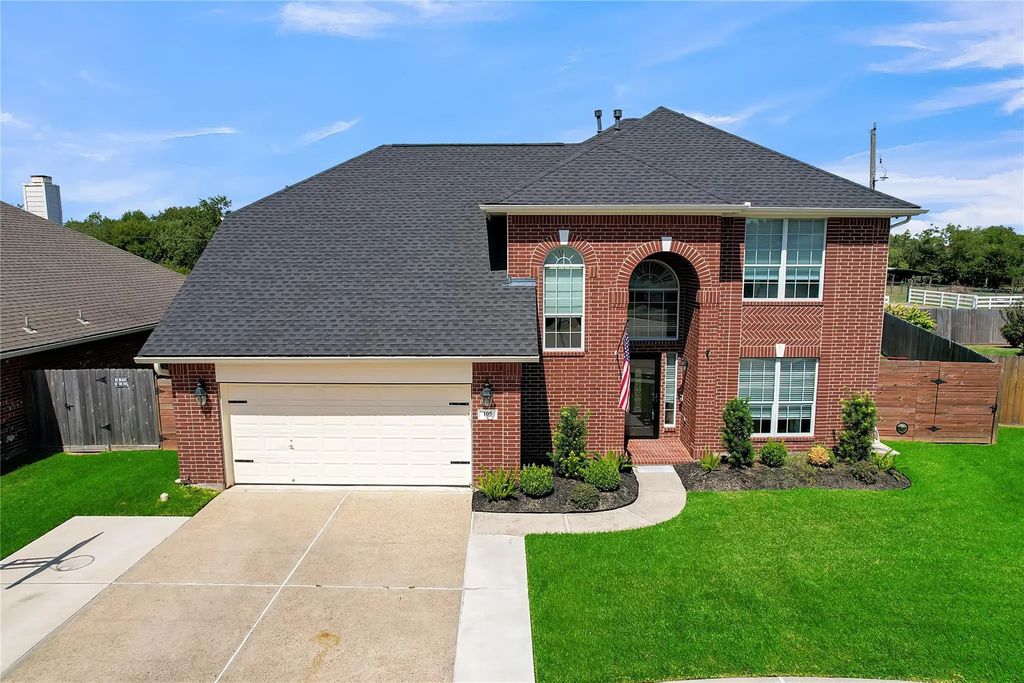 105 Kevin Court, La Porte