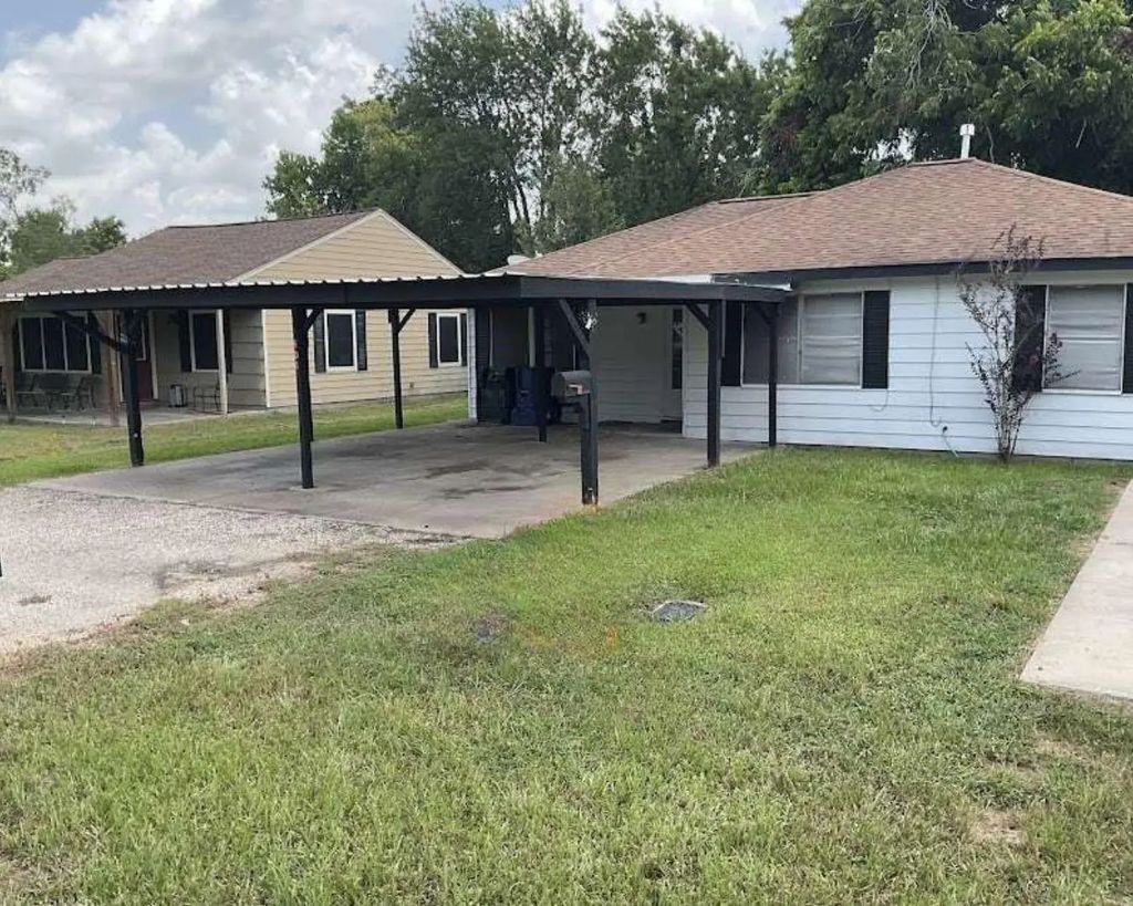 401 Farrer Street, Angleton