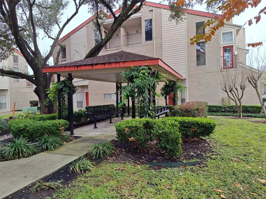 10855 Meadowglen Lane 928, Houston