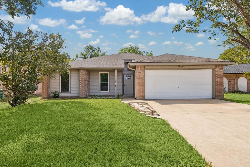 13615 Blazey Drive, Houston