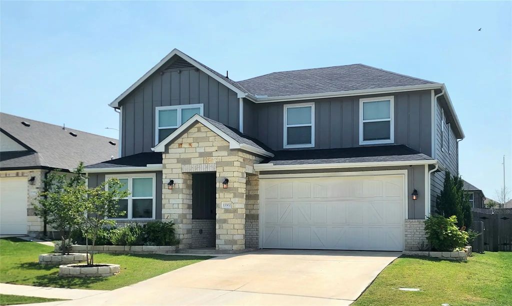 13302 Henrietta Plaza, Manor