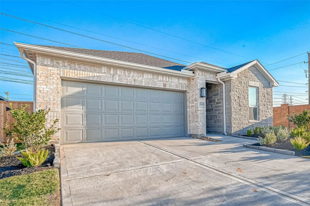 21543 Eads Creek Drive, Cypress