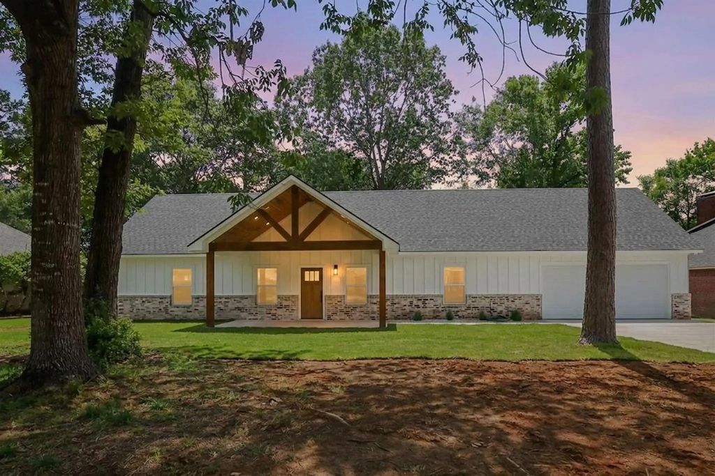 910 Dogwood Ridge Drive, Diboll