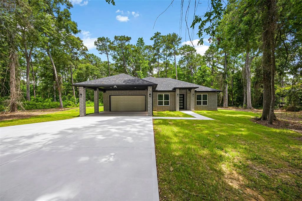 172 County Road 3669 N, Splendora