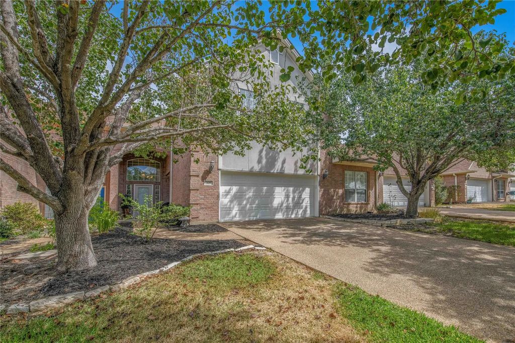 305 Chimney Hill Drive, College Station